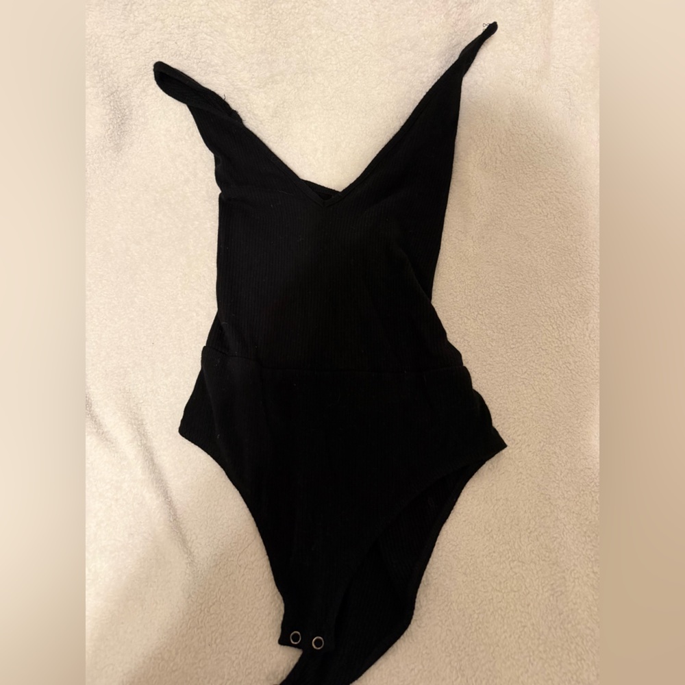 Soft forever 21 cross back body suit 
Size S
Great condition